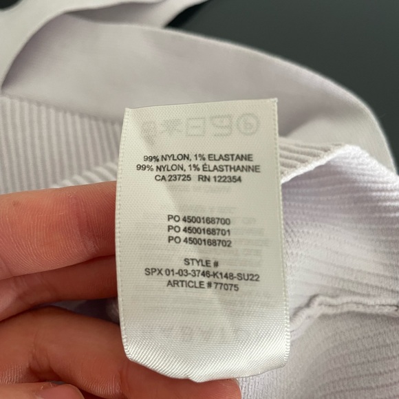 Aritzia Babaton Cropped Sculpture Knit Criss Cross Tank - Picture 8 of 9